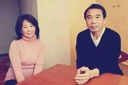 村上春树和妻子51年婚姻背后：好的夫妻关系，自带烟火气_手机搜狐网