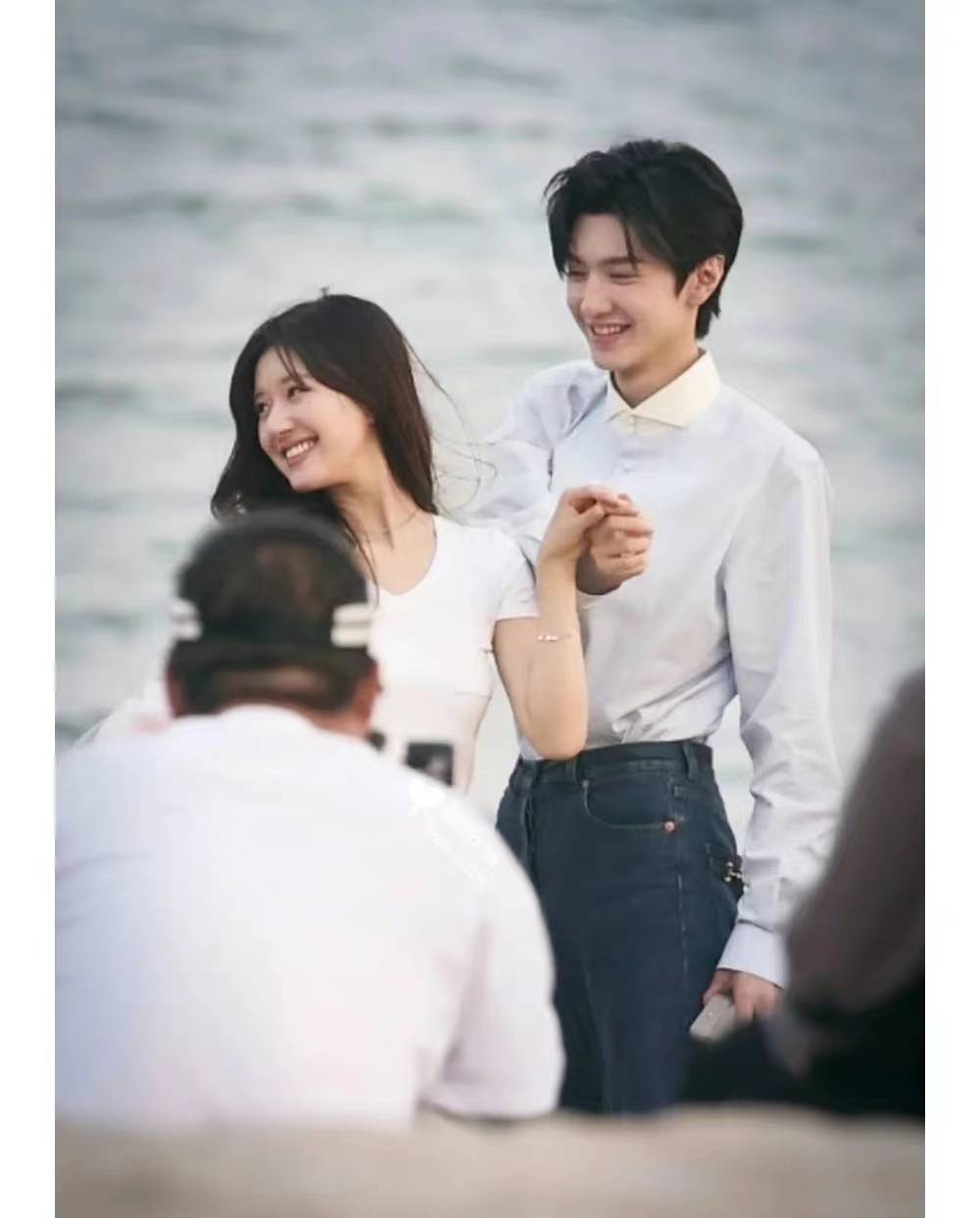 赵露思和程哲远主演的《偷偷藏不住》是青春甜美外型加纯爱剧情！