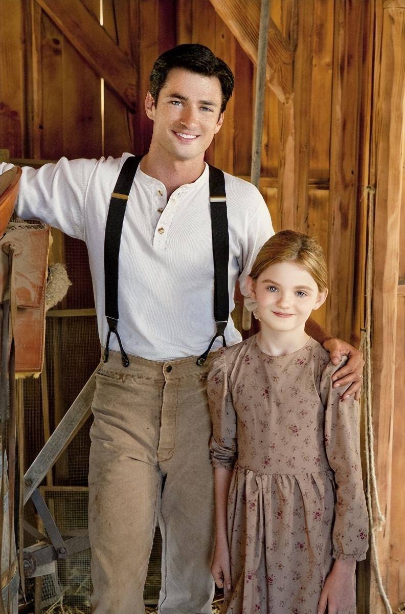 长大变甜酷辣妹反差超强_摩根莉莉_电影_演出