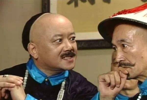 据历史记载:和珅出生于1750年,姓钮祜禄氏,满洲正红旗人,乾隆年间朝中