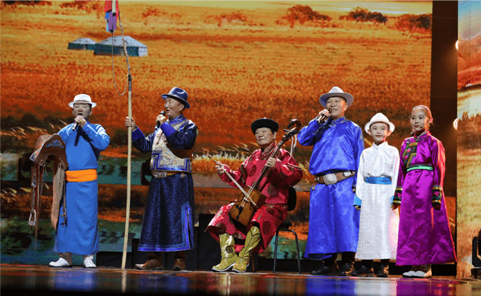蒙古族长调民歌:宝音德力格尔——将民间长调歌曲搬上艺术舞台