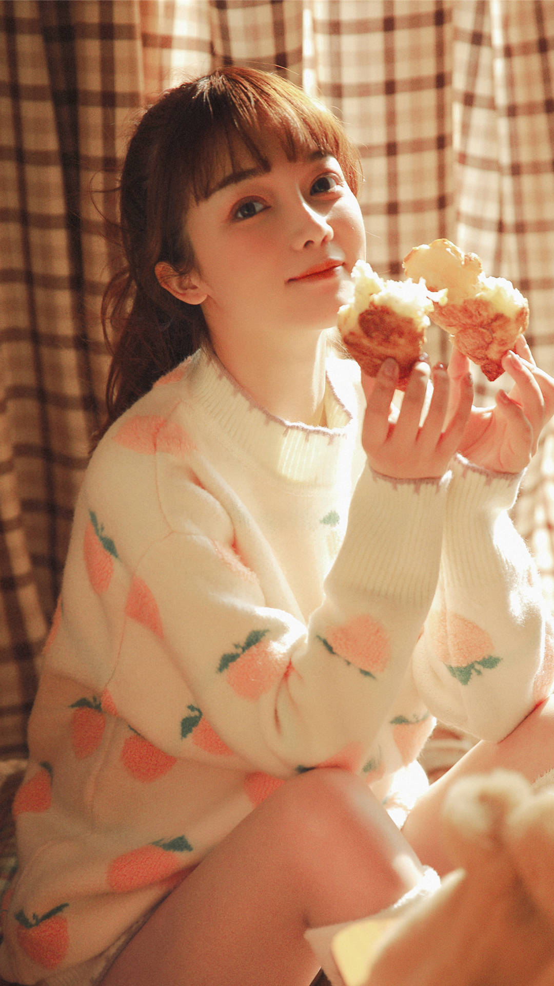 温暖美女亮丽毛衣高清养眼壁纸