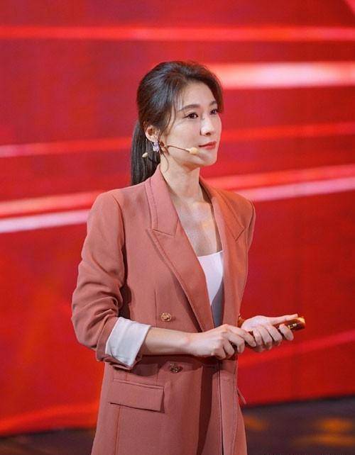 《养生堂》主持人悦悦,爆唯美写真,因太漂亮遭骚扰,她近况如何_刘洪悦