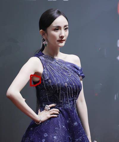 杨幂又胖了,看清蓝色星空裙腋下的赘肉,确定不是爱情肥_魏大勋_感觉