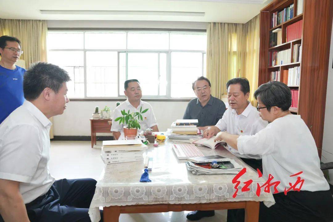 石健:回忆里有人挂念_虢书记_纪念封_工作