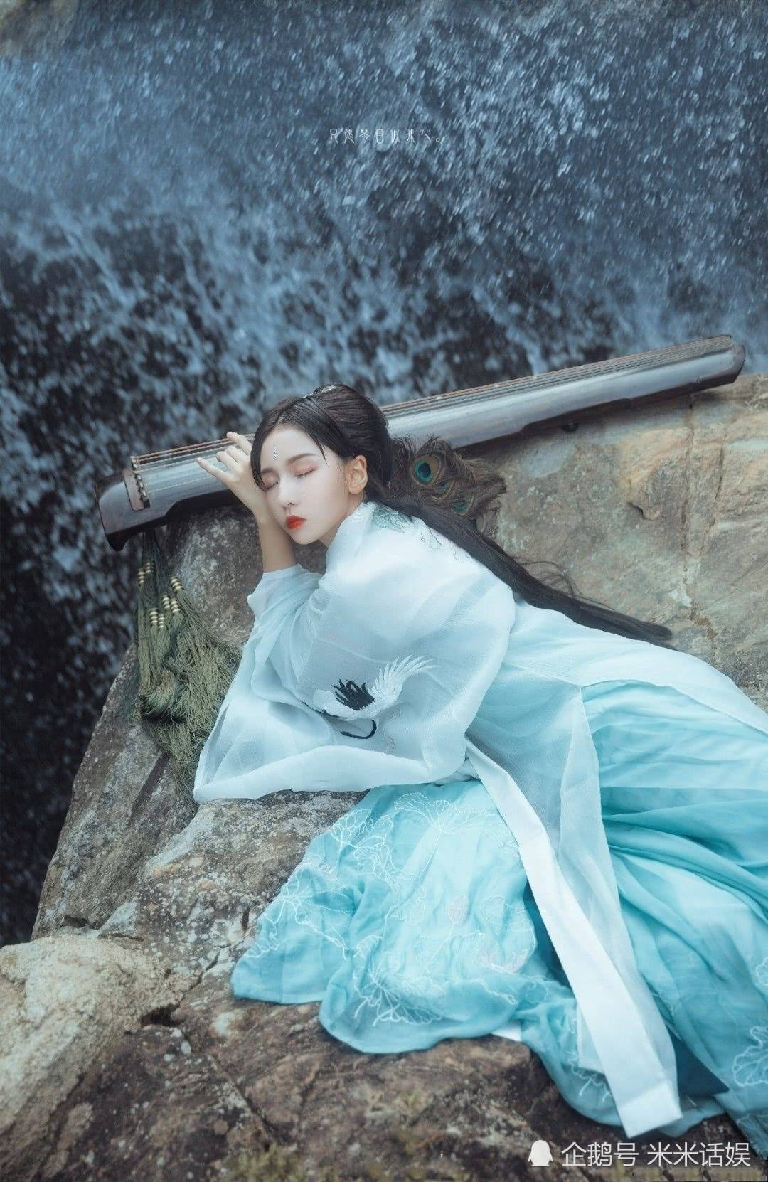 诸葛大力的古风写真火了,穿上蓝色仙女裙后,摄影师都舍不得眨眼_成果