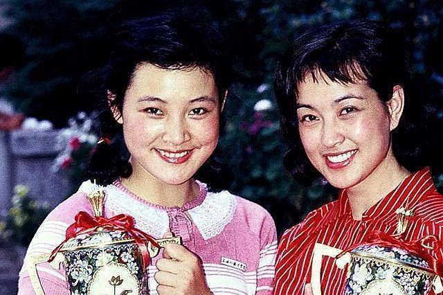 电影《小花》时,外婆极力反对,担心回来跟不上学习_赵小花_张铮_谢添