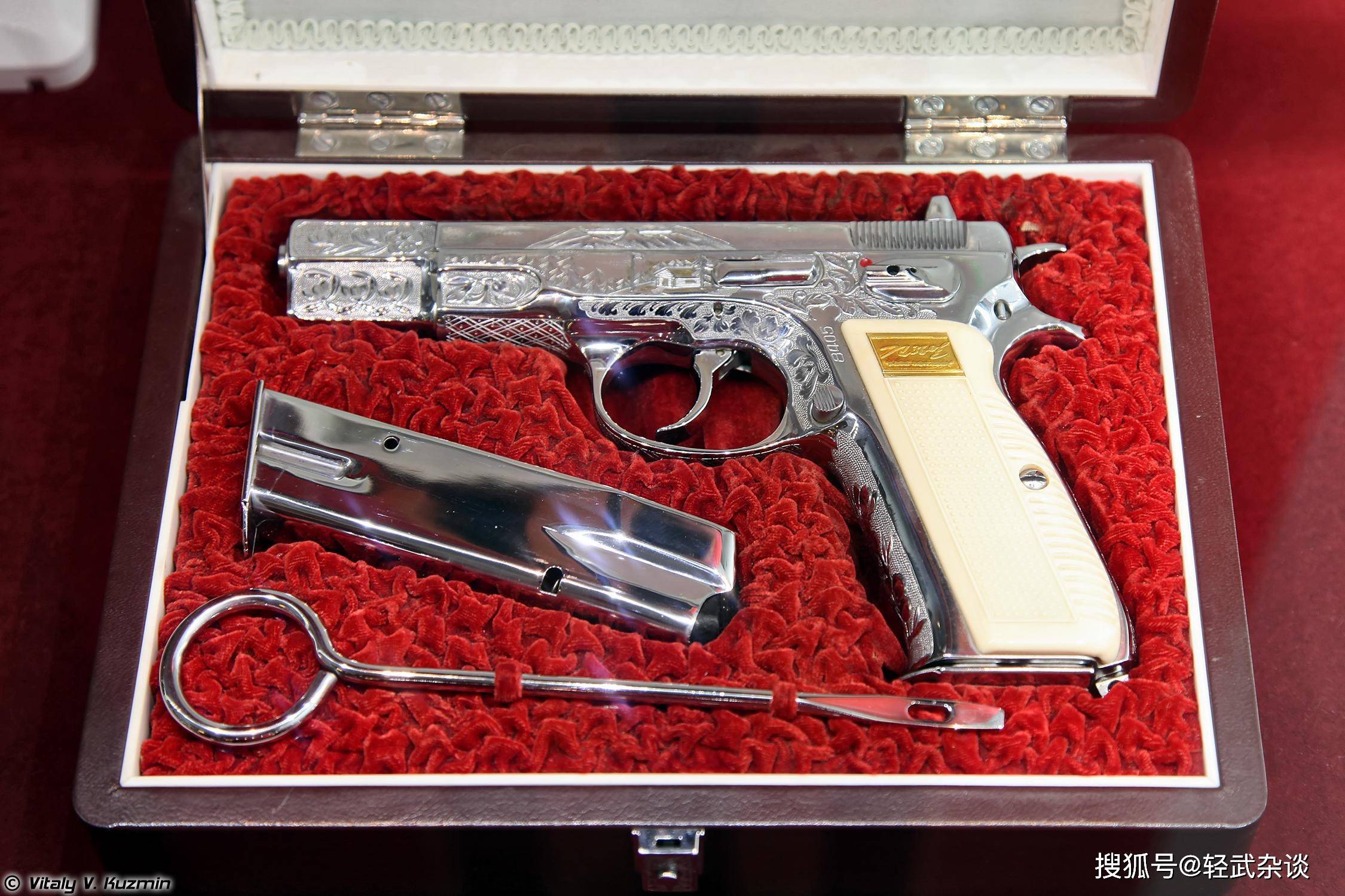 浅析朝鲜的荣誉武器_士兵_雕花_式机枪