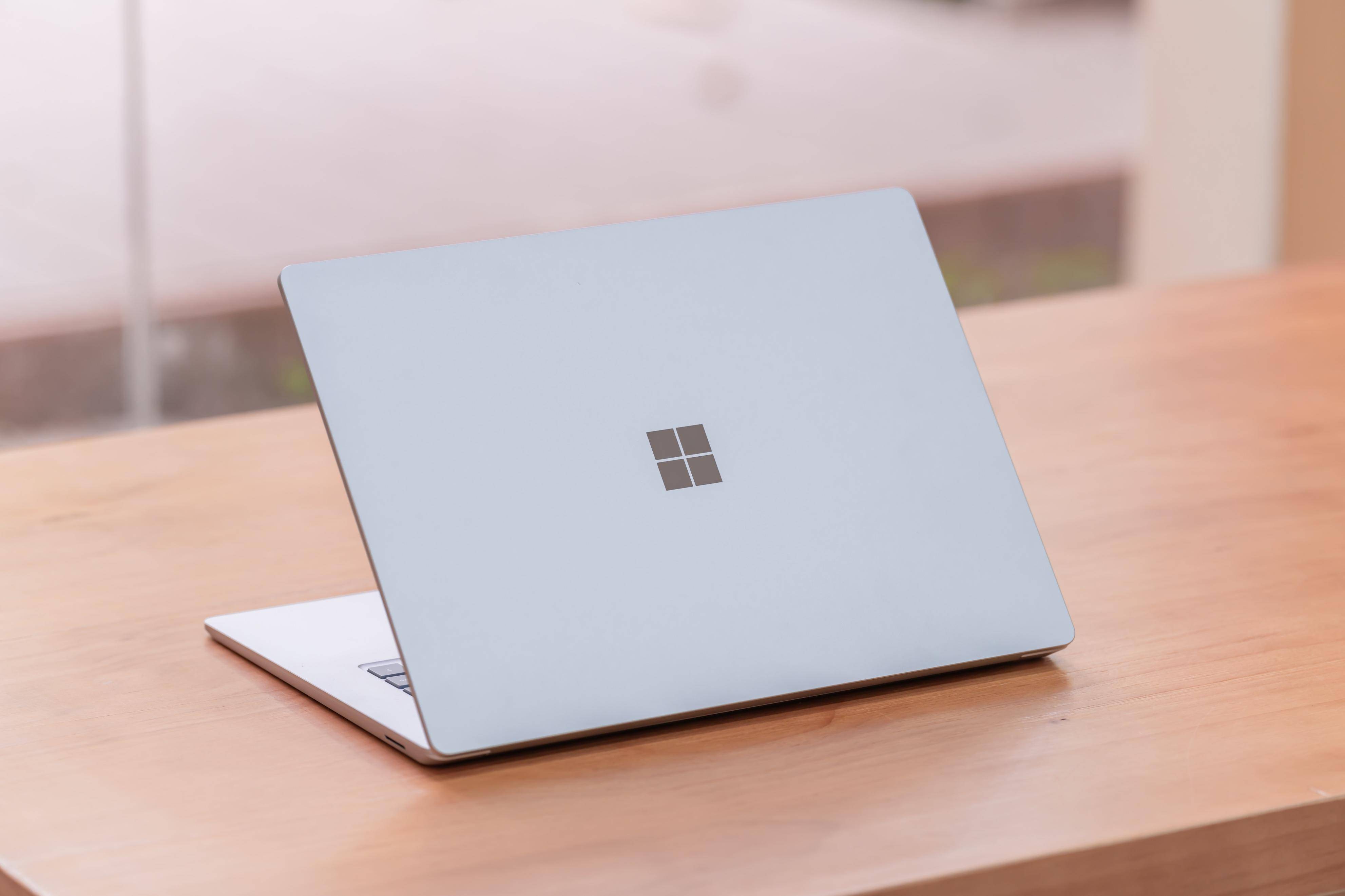 Surface Laptop 5 详测：模具延续经典，配置常规升级，性能表现亮眼