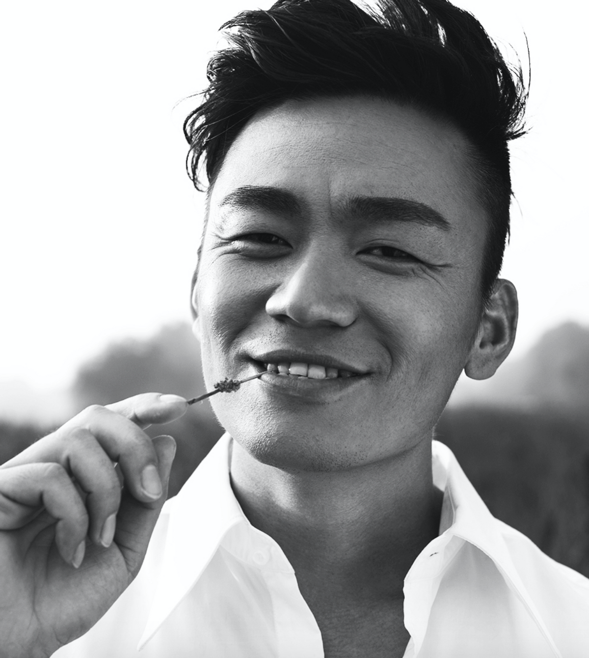 王宝强贴心搀扶女星好绅士!