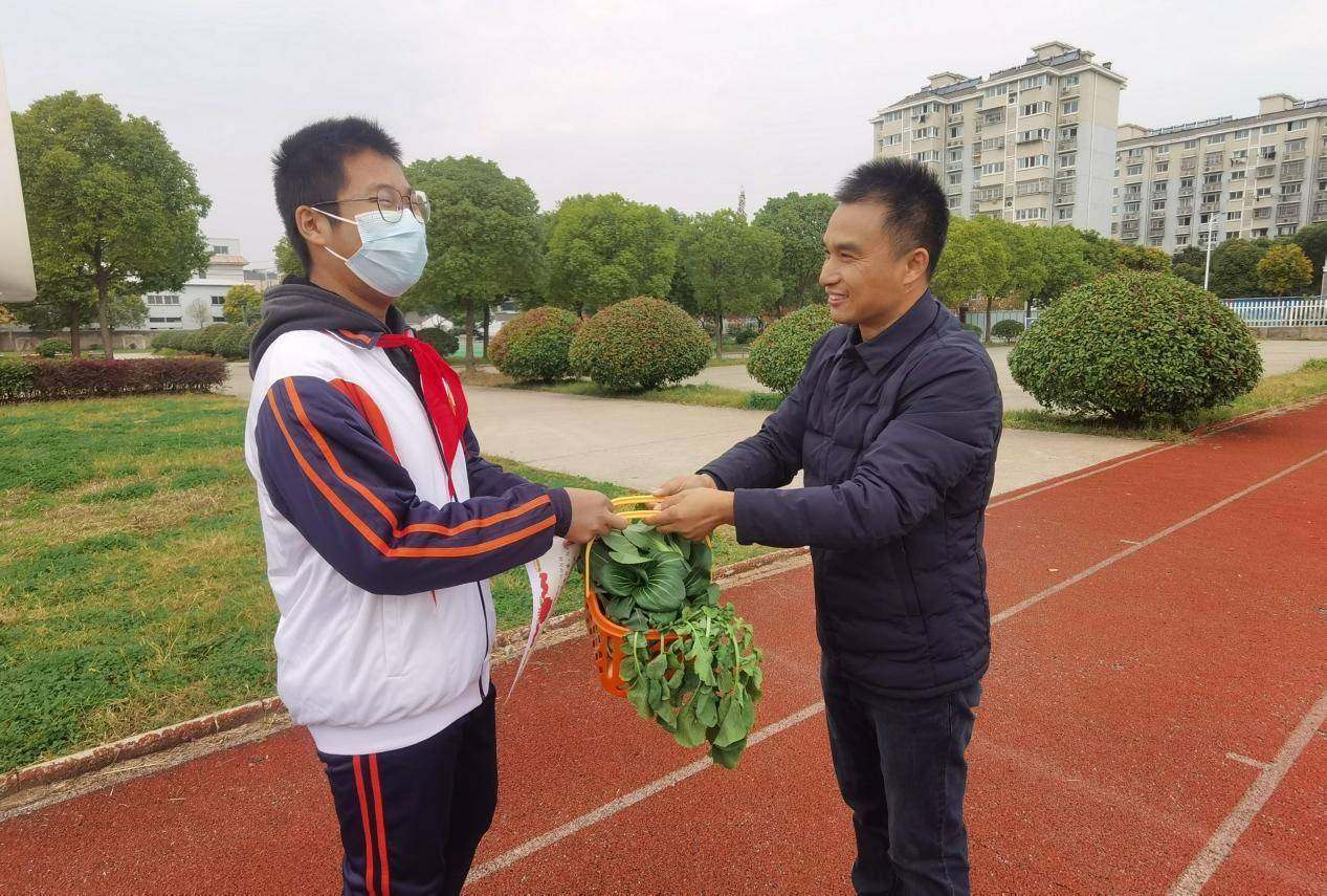 流自己的汗,吃自己的饭—运西中学举办2022年秋学期"龙之骄子"期中