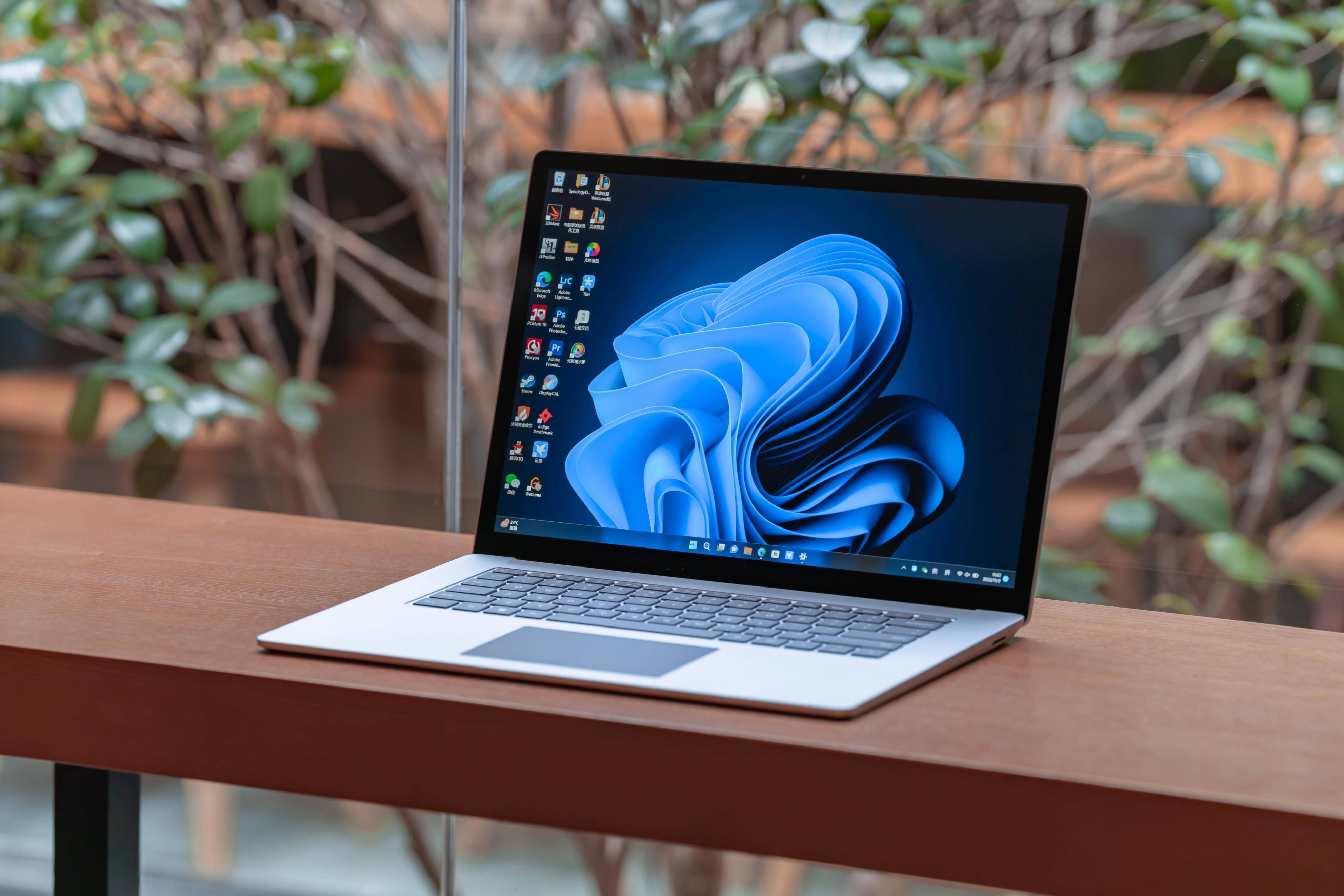 Surface Laptop 5 详测：模具延续经典，配置常规升级，性能表现亮眼