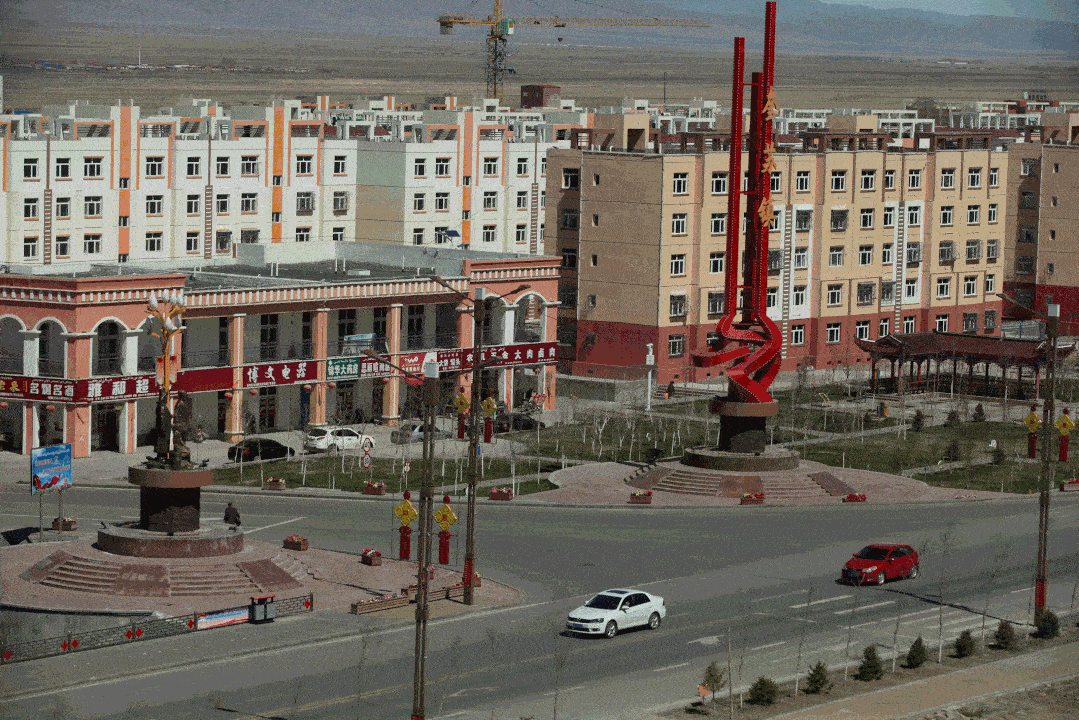 这是2021年—2022年在巴里坤县奎苏镇拍摄的小城镇新貌.