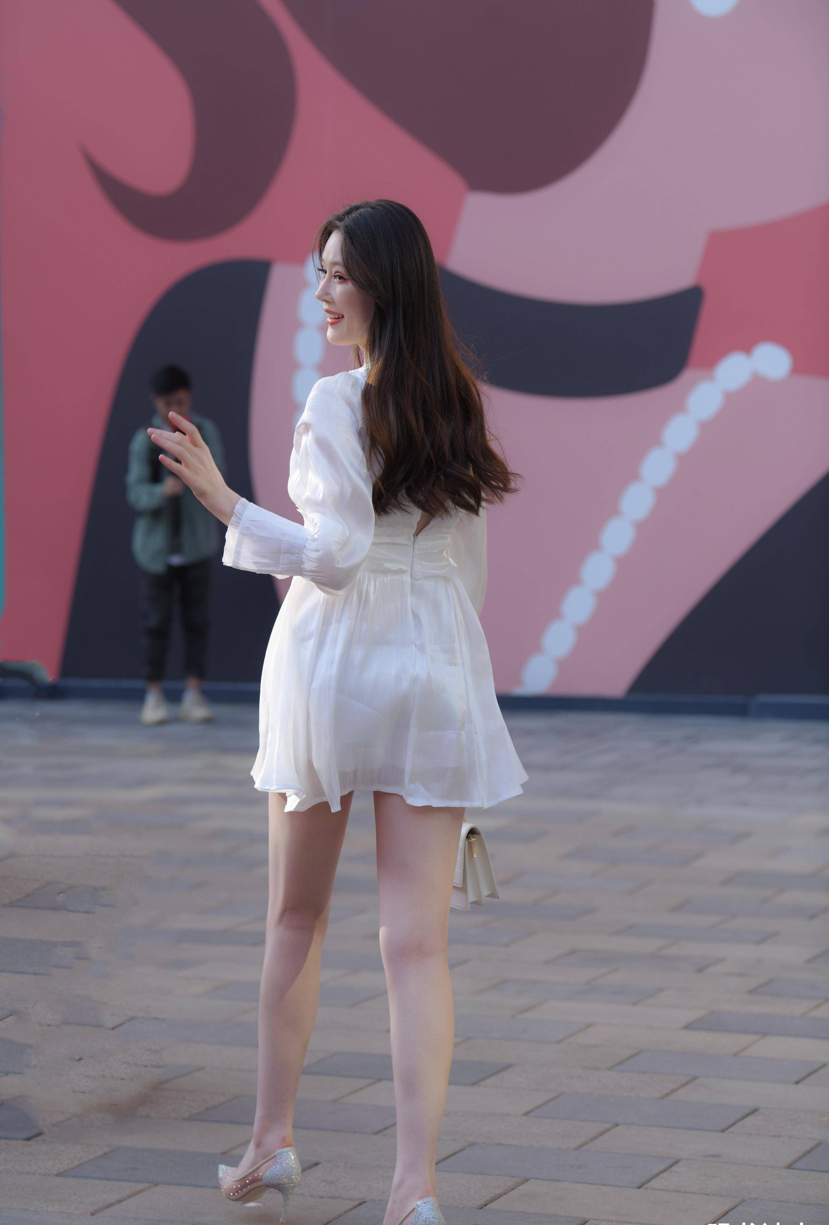 女生只要腿够漂亮,男人就不太会在意她的长相_身材_美女_姐姐