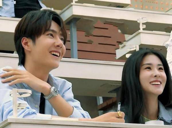 王一博和张碧晨的同桌首秀,互看对方太温柔,cp感怎么这么强?