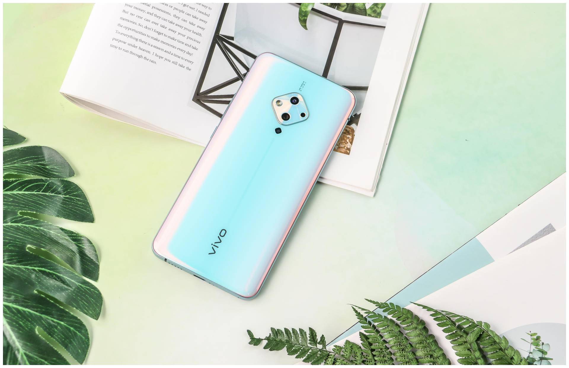 搭载菱形四摄 5重超质感美颜,女神节选vivo s5就对了_自拍_功能性