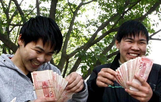 农村"假有钱人"越来越多,特别是这3种人爱炫富,你都见过吗?