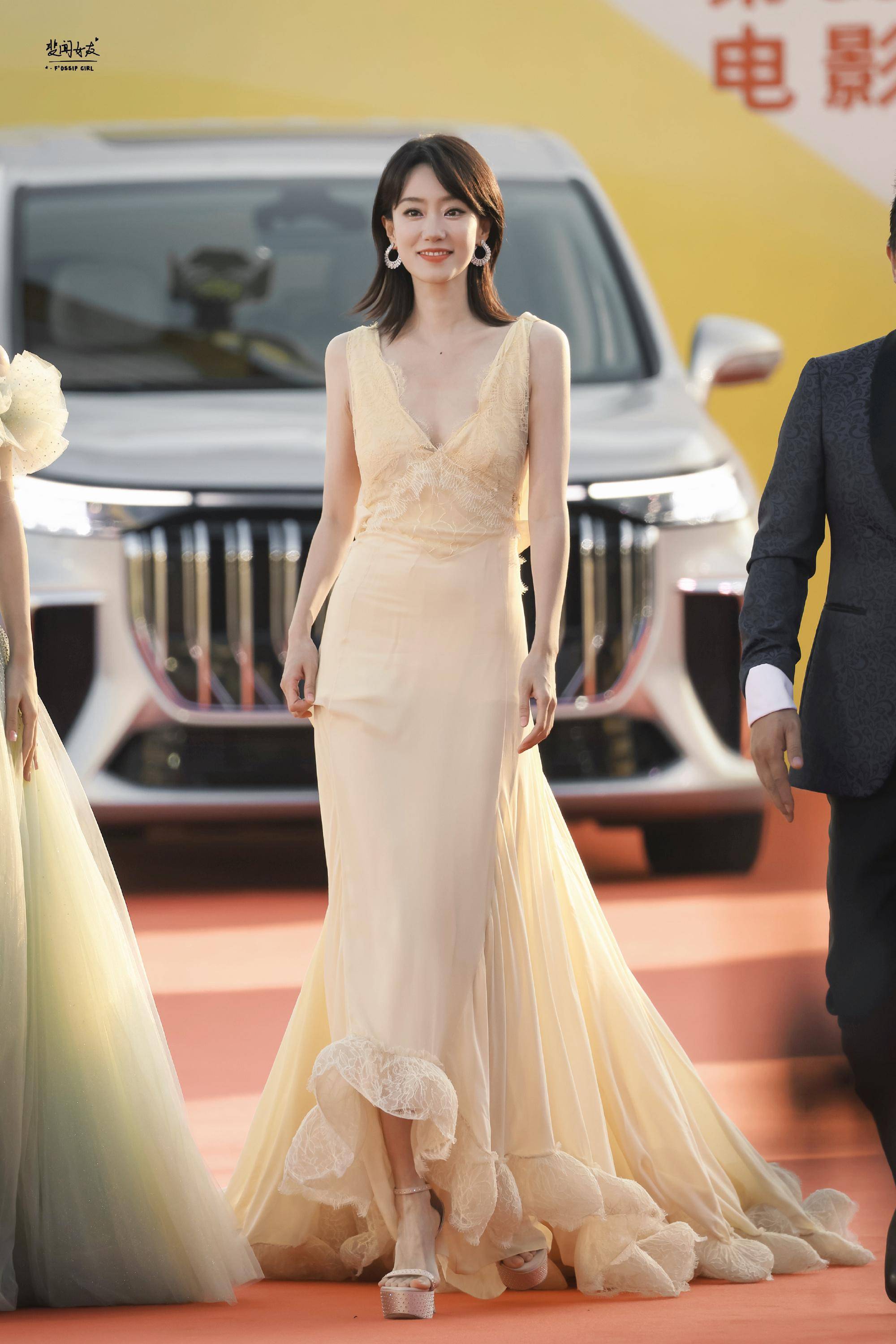 评选金鸡奖"红毯十美",柳岩蝴蝶结很大排第三,baby不敌倪妮_裙子