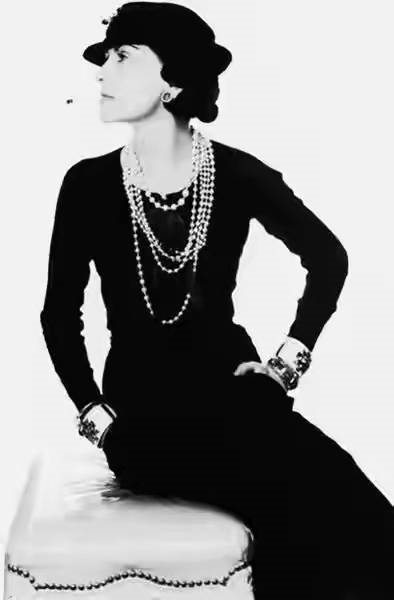 在香奈儿40岁的时候,她遇到了生命中的第二个贵人:西敏公爵.