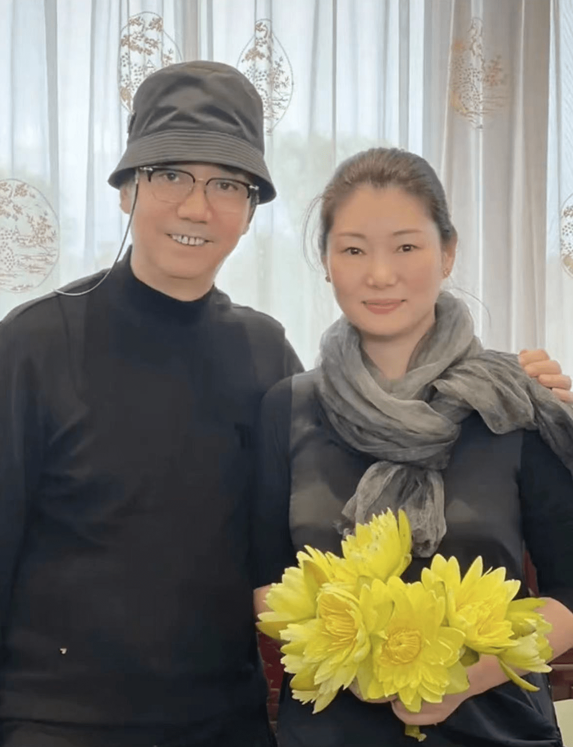 范明妻子的男朋友,女朋友或工作助理或伴侣.