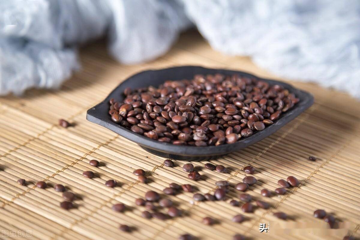 《滇南本草》中曾有记载,说枳椇子可"治一切左瘫右痪,风湿麻木;或泡酒