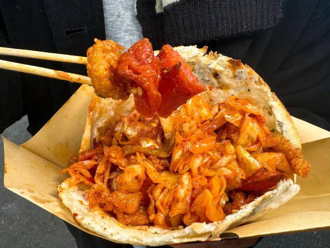 阜阳这家香酥鸡烧饼火了,却因为他家的泡菜_小菜_套餐_臭豆腐