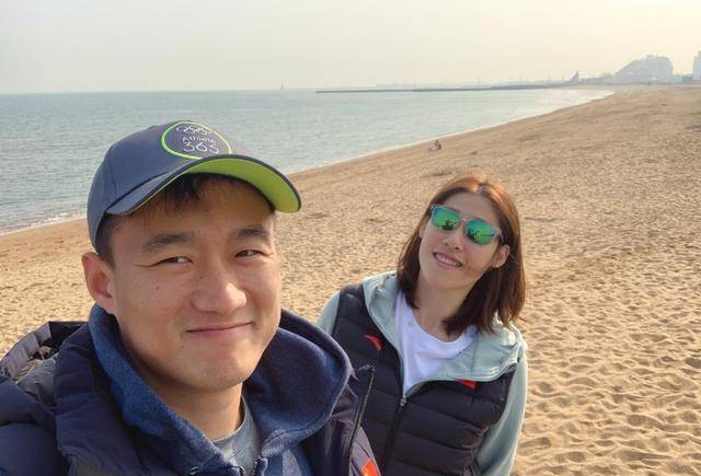 女排奥运冠军与丈夫大秀恩爱,如今已爱情事业双丰收_刘晓彤_工作_王浩