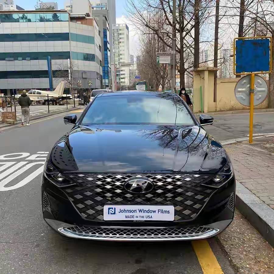 2023版现代雅尊亮相,无框车门 贯通尾灯,气场超越宝马3系_搜狐汽车