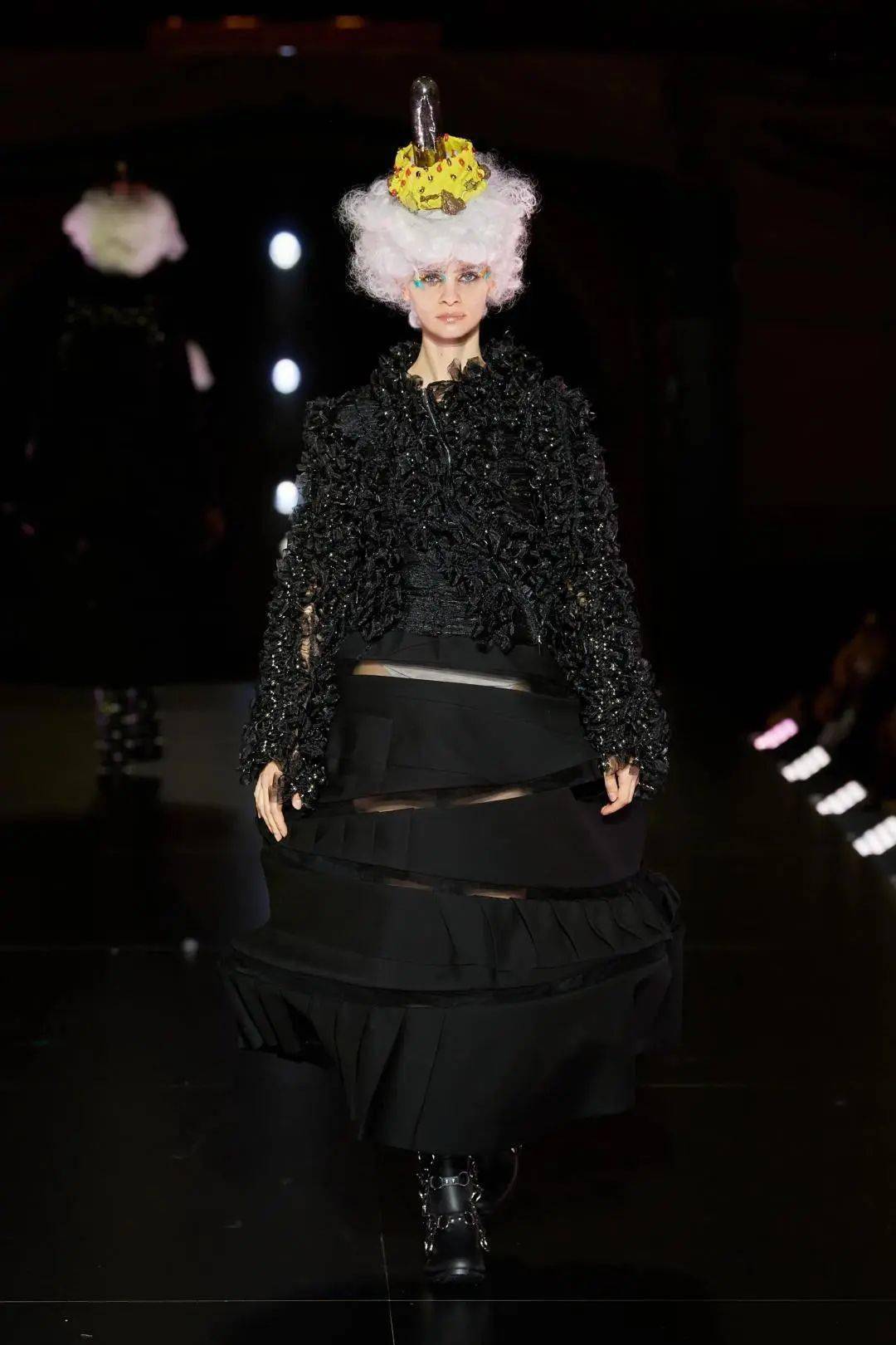 Noir Kei Ninomiya 2023春夏| 带你领略“五彩斑斓的黑”！_服装_