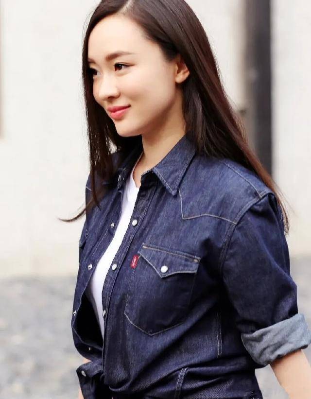 40岁的霍思燕看着依然像个少女!_保养_眼睛_皮肤