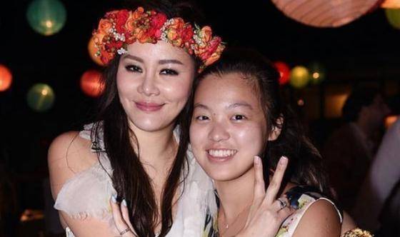 26岁钟嘉晴上节目做嘉宾,她为什么当众感激范姜?_章小蕙_钟镇涛_生活