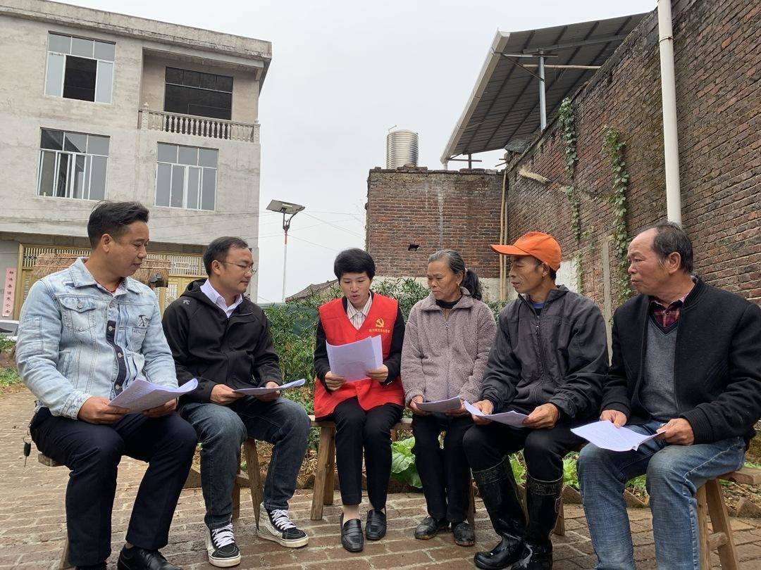 江永桃川:乡音传"党音"宣讲聚民心_群众_课堂_板凳