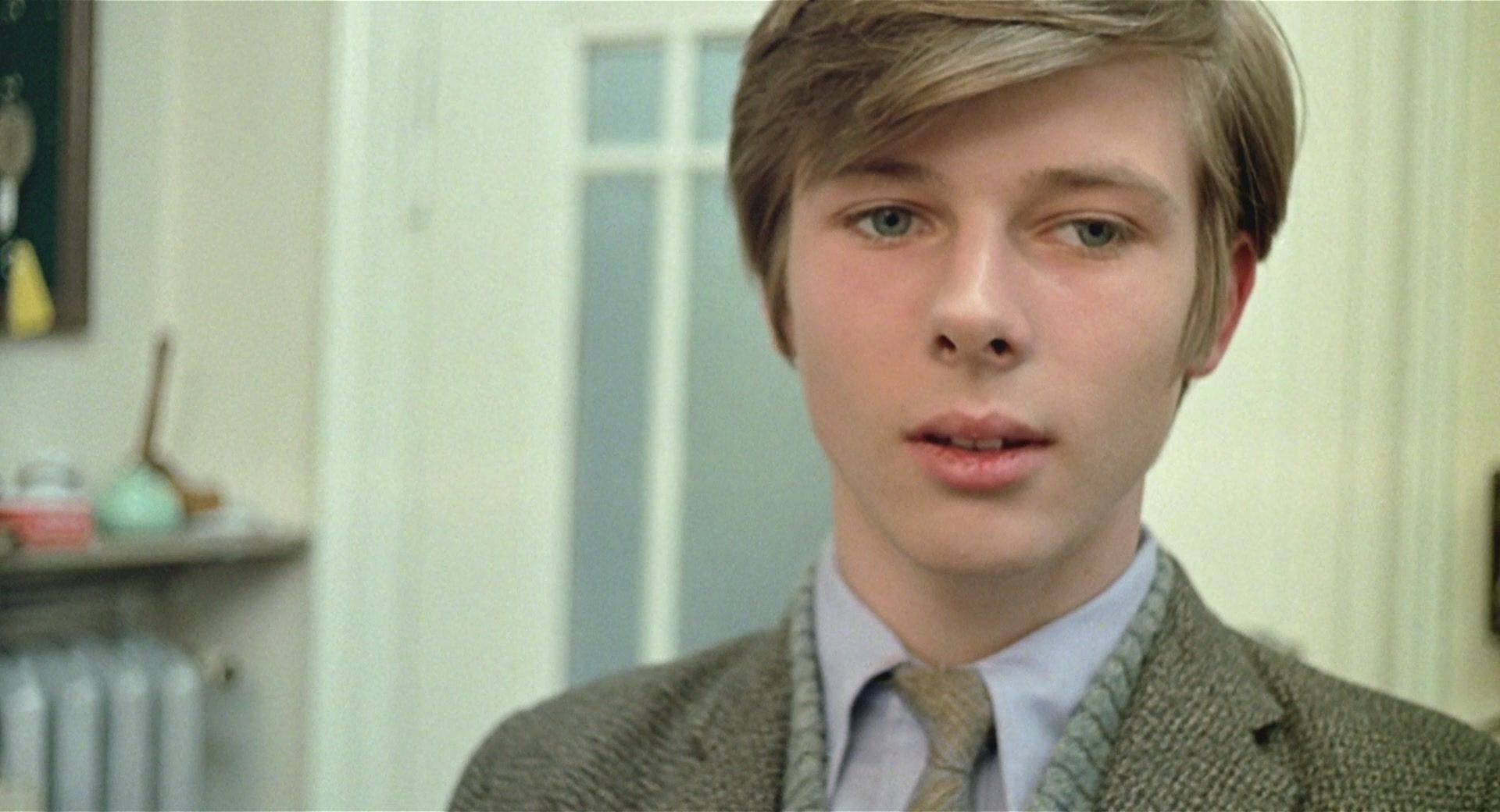 少男与拜金女的浴室春情,经典爱情电影《早春》