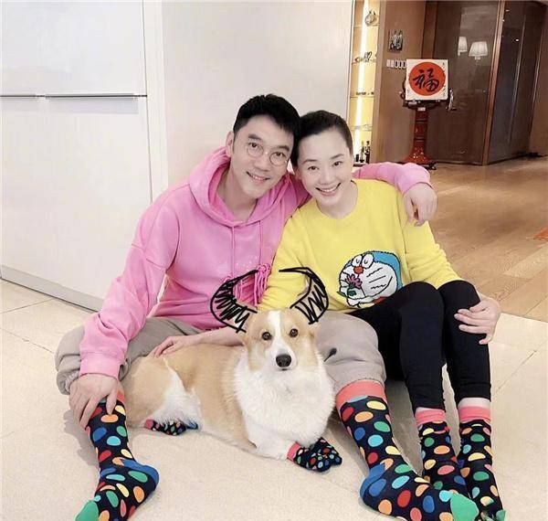 51岁林依轮晒与俩儿子合影,父子三人感情好,同框似兄弟_林子轩_网友