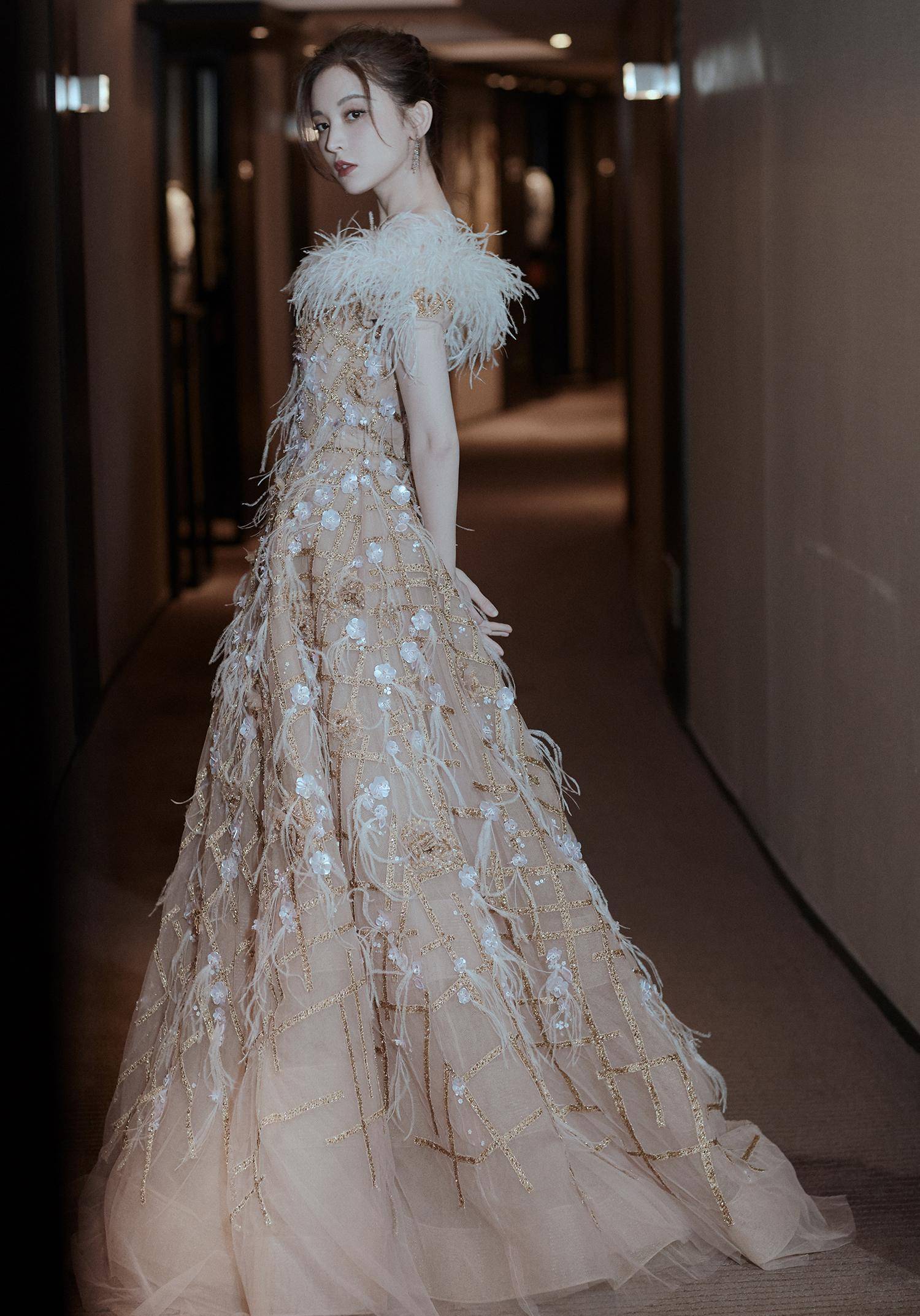 芭莎红毯,杨颖太粉林允太胖杨紫太照骗?是大家太严格了吧!