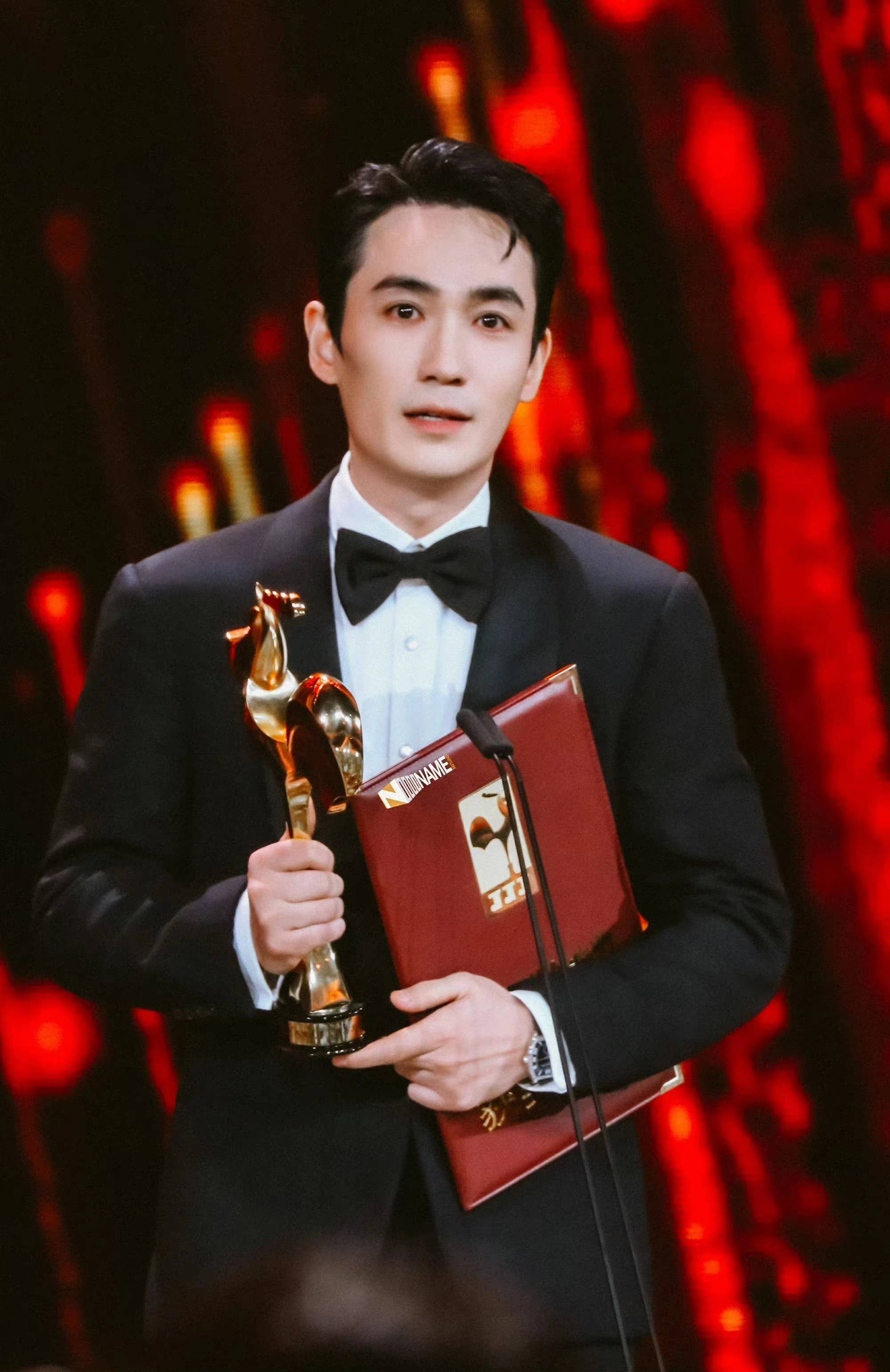 朱一龙金鸡奖最佳男演员的含金量很低吗?