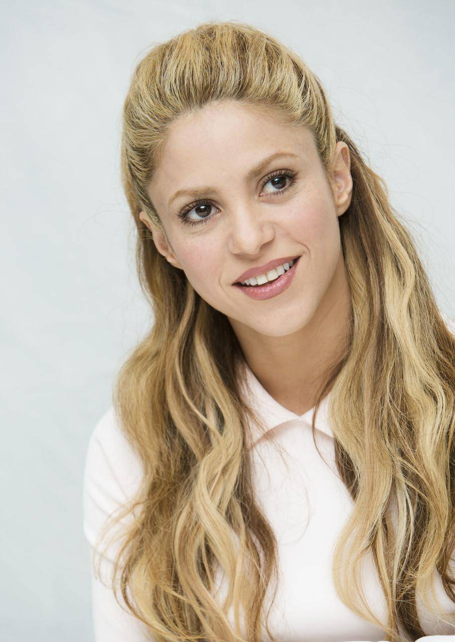 她是因世界杯而坠入爱河,却最终败给时间的"拉丁天后"_夏奇拉_皮克