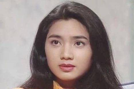 出道29年不温不火,却凭3段恋情刷爆网络,她才是娱乐圈的励志赢家_洪欣