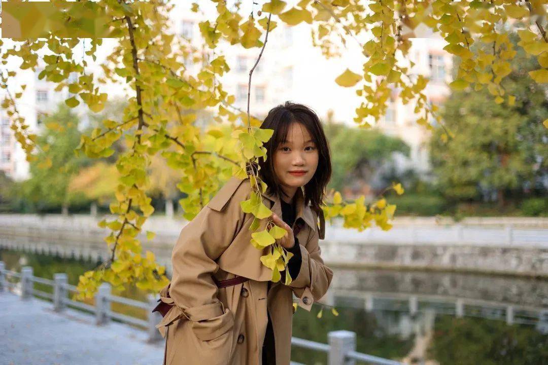 你怎么那么好看!_张小凤_黄琴_情谊