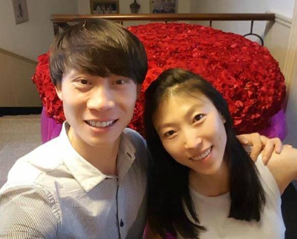 与丈夫从搭档走到夫妻,曾共夺世界冠军身价过亿_佟健_庞清_运动