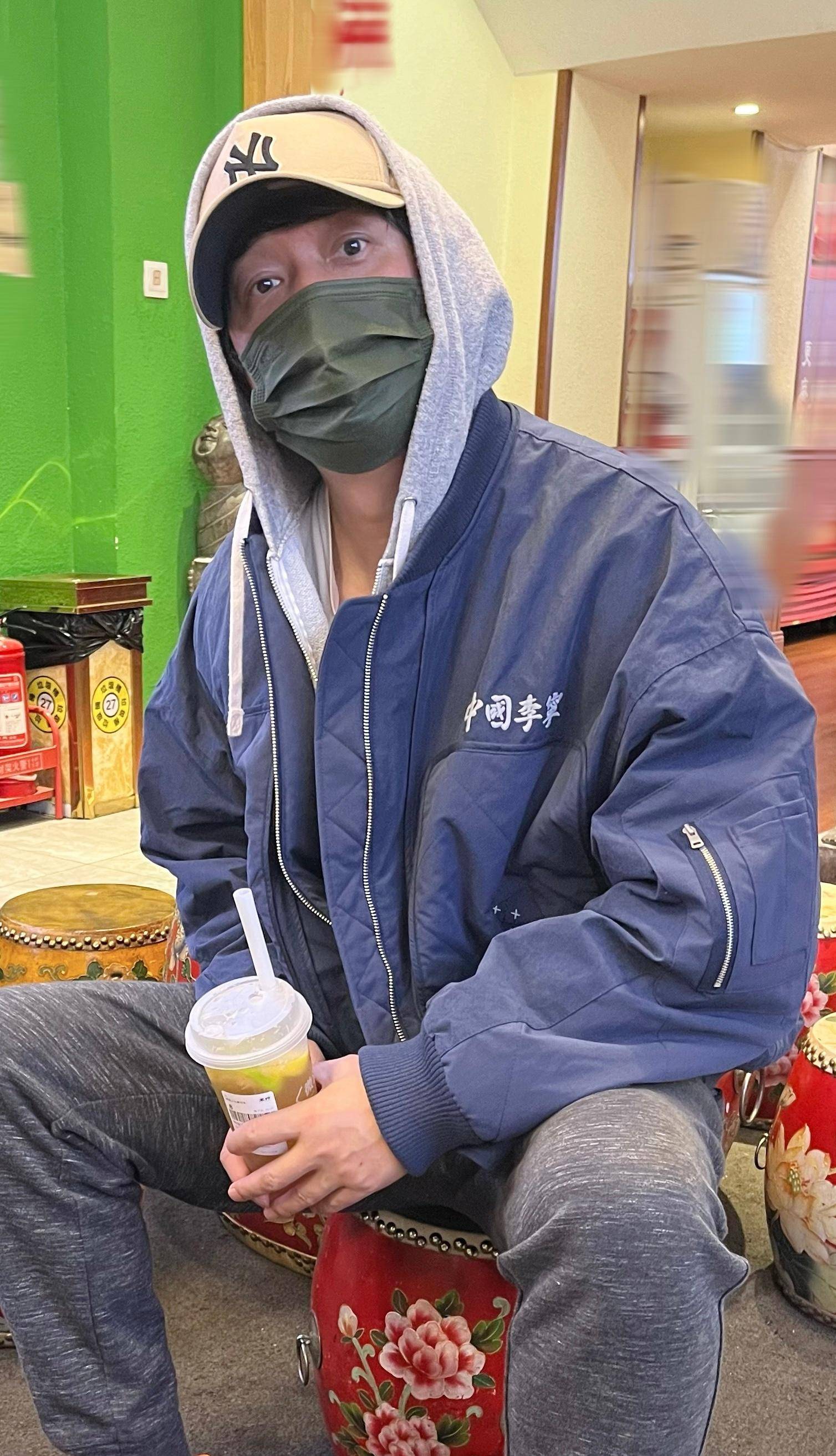 潘粤明深夜吐露心声疑表白,与尹姝贻多年恋情无果_网友_尹姝李_儿子