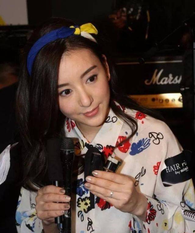 31岁方媛复出捞金,称打算生二胎,郭富城是好爸爸,网友不淡定了_天王