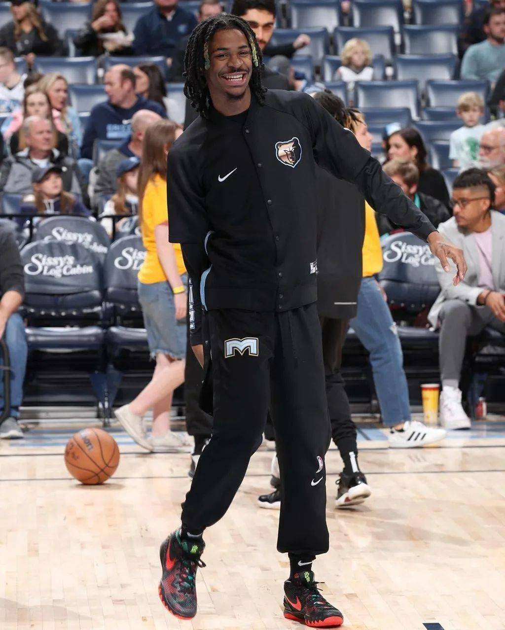 欧文正式复出!穿的还是 nike!但._球鞋_protro_kobe