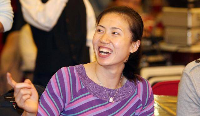 而展望现在,周苏红也确实是女排主力接应龚翔宇的榜样.