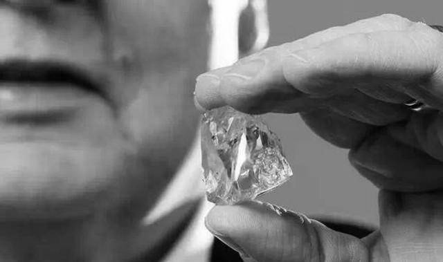 多少克拉钻石比较有收藏价值(多少克拉以上的钻石有收藏价值)
