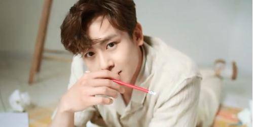 33岁尼坤新专辑must短视频,大秀时尚腹肌,帅气更胜当年_身材_感觉