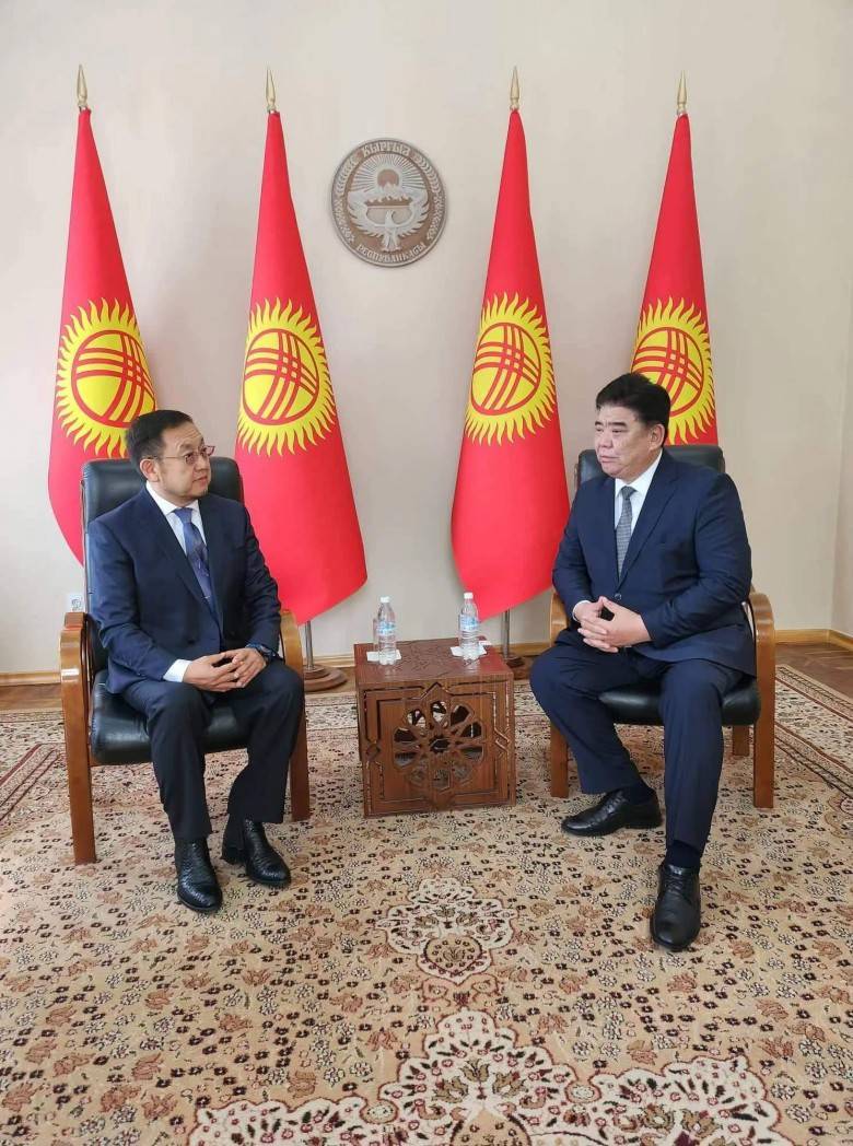 恩克巴雅尔正式会谈世界游牧文化节演出活动相关事宜_体育_贝克马克苏