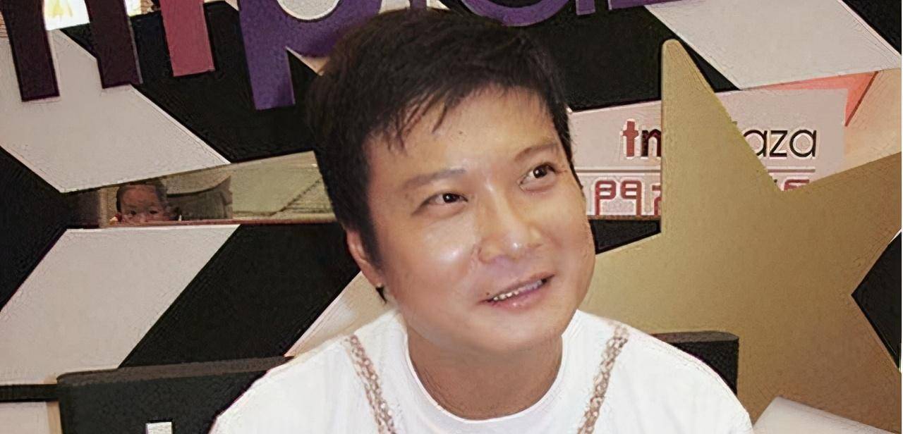 钱嘉乐,钱小豪:同妈不同命,一个因怪癖毁前程,一个抱得美人归_事业