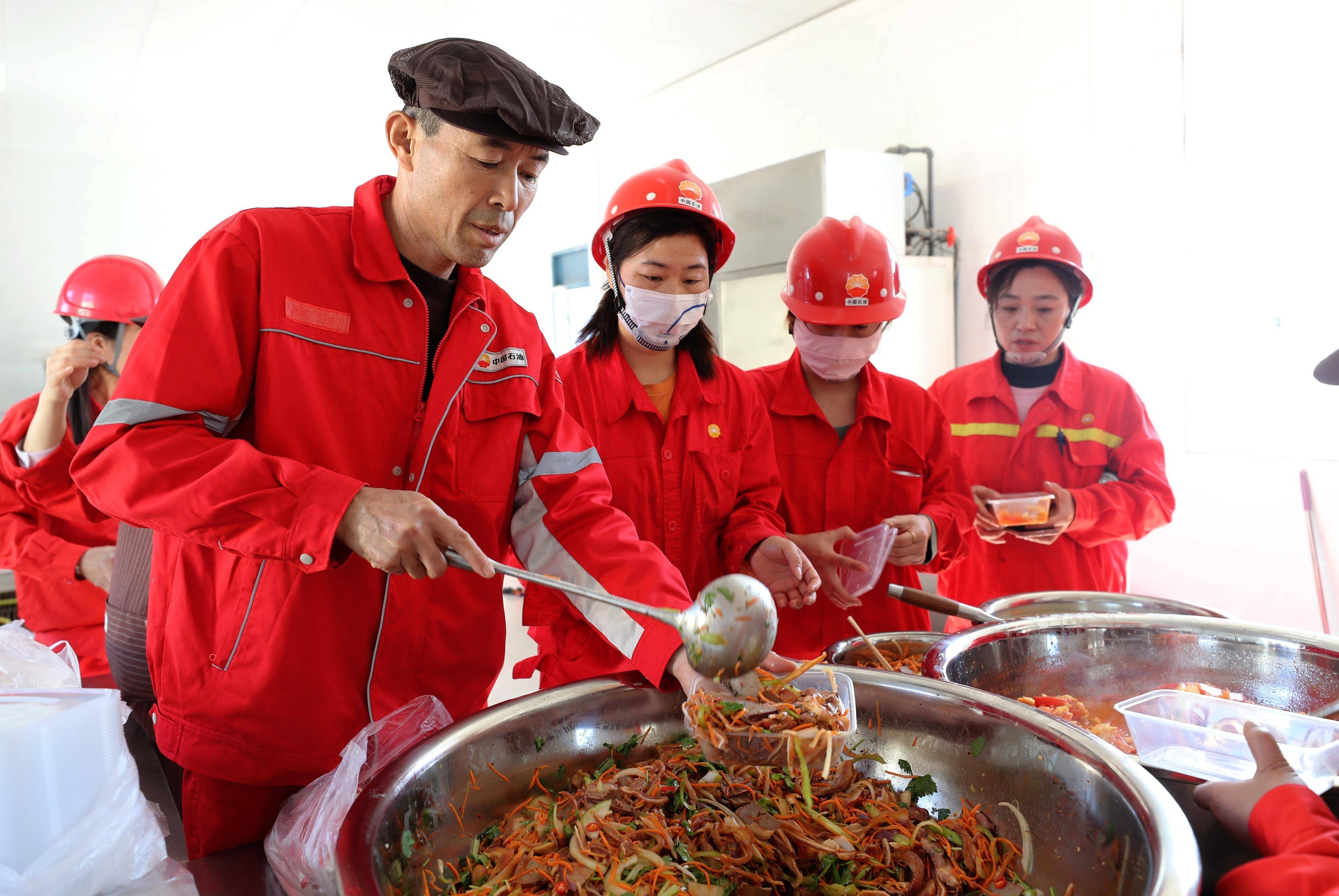 中国石油辽河油田曙采厂:聚人心增活力促发展 为员工着力打造"暖心"