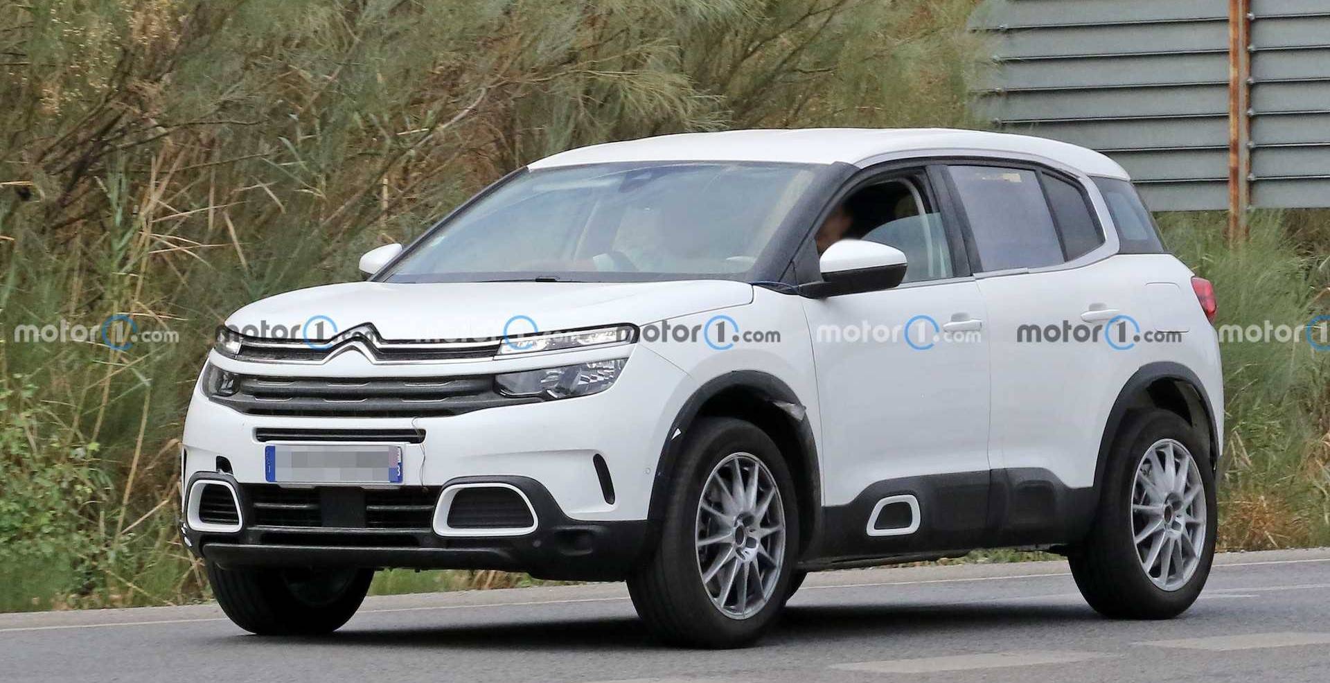 测试骡车谍照曝光 全新标致3008或将在2023年夏季进行全球首发